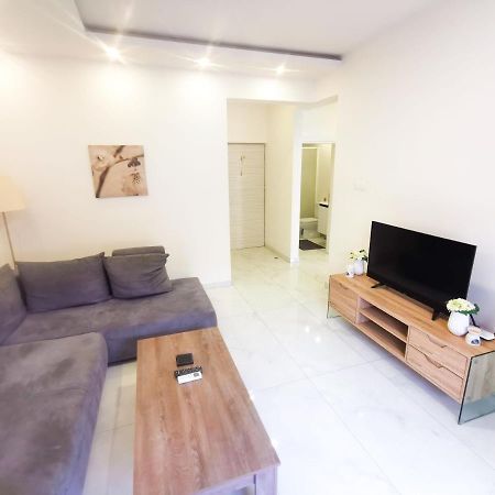 The White Pearl Apartment Larnaca Luaran gambar